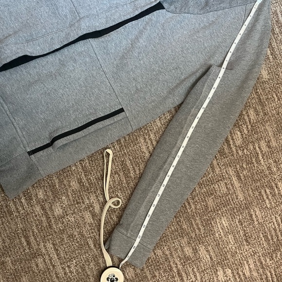 Lululemon longer looser fitting jacket. - Picture 5 of 11